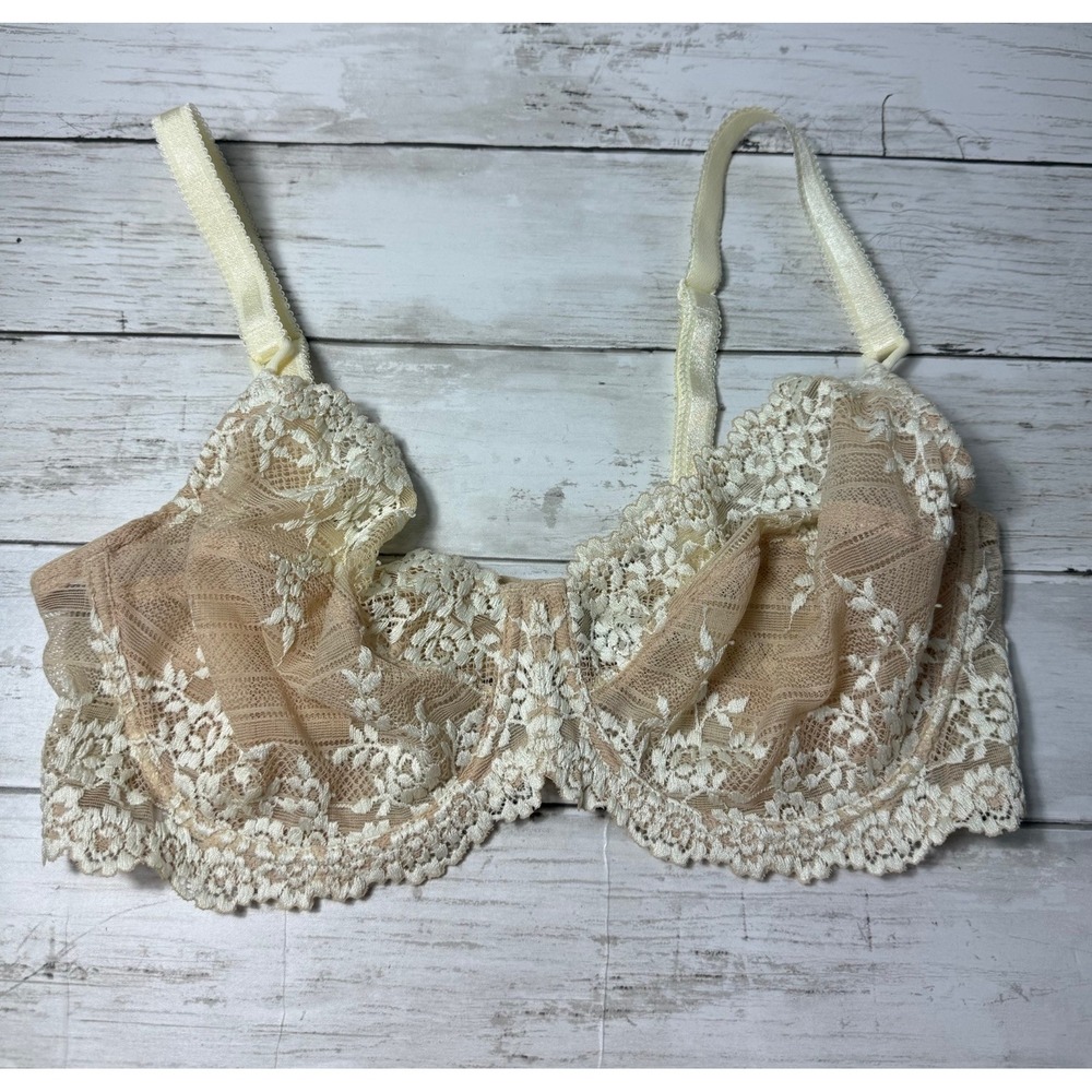 WACOAL Embrace Size 38D Nude Lace T-Shirt Underwire Bra Lace Embroidered